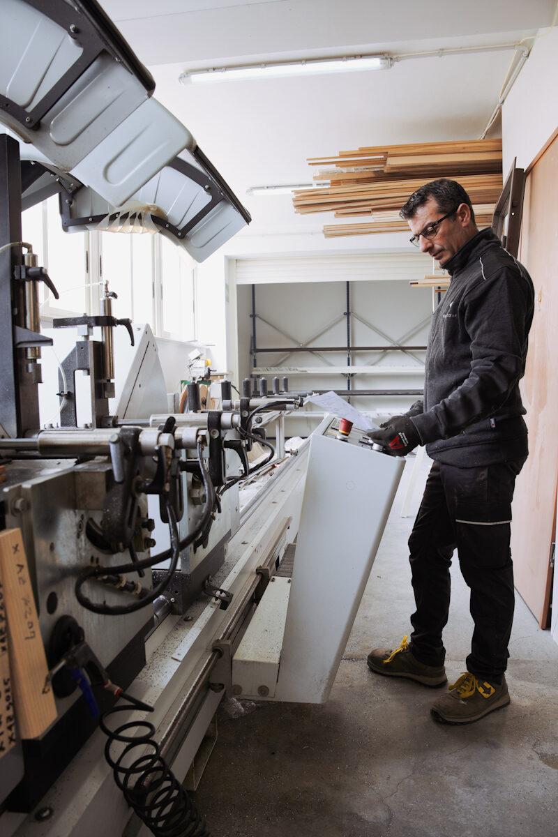 Serramentista al lavoro Gianluca euroinfissi